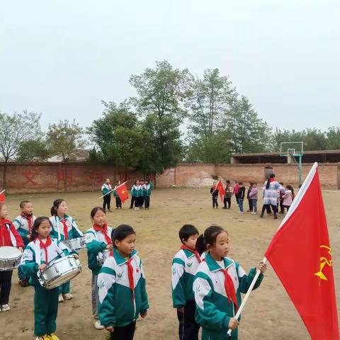 四郎殿小学开展“喜迎二十大·争做好队员”建队日活动