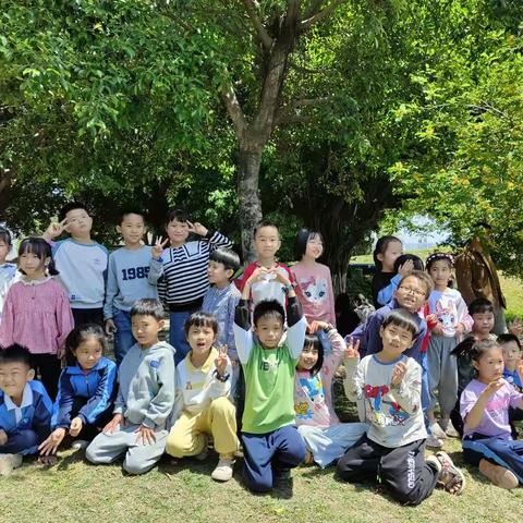 2021级6班群星班—人间最美四月天，不负春光与时行