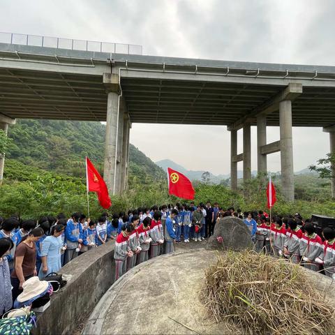 铭记先烈，不忘初心——阳朔县高田镇民族学校清明节扫墓活动