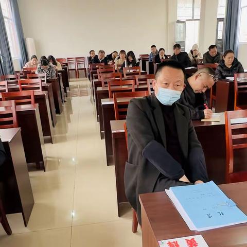 依托期中质量分析   开展提升质量大讨论