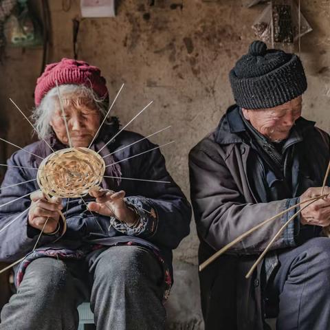 “石头村”，一对老年夫妻的晚年生活