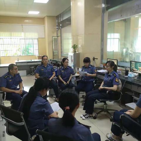 违章处理科组织学习《海南省行政执法告知办法》并开展警示教育谈话