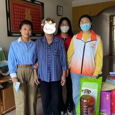 【历下民政社工之舜井社区社工室】秋风送爽金菊开 九九重阳福安康——舜井社区社工室开展爱老敬老入户慰问活动