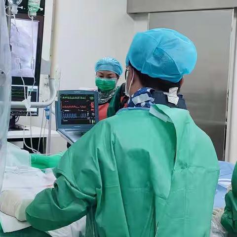 昆明心血管病专家组团来盈江义诊啦