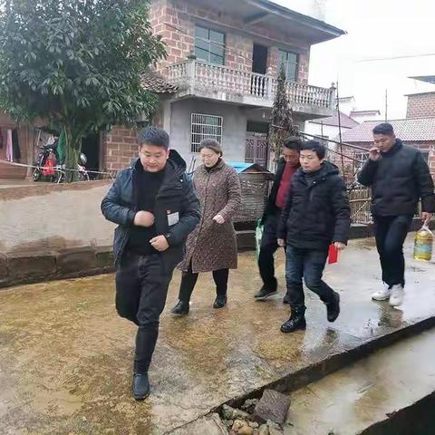 真情帮扶暖人心—春节前走访慰问仙基村困难党员、退役军人、困难群众