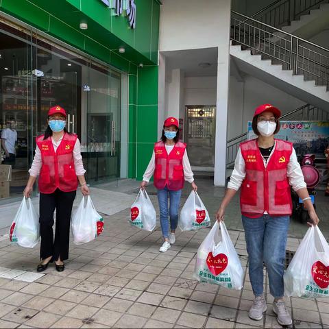 隔离疫情 不隔真情 龙华区海垦街道为居家隔离人员送去“爱心大礼包”