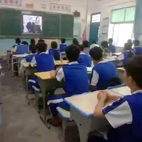 冲坡中学交通安全教育课