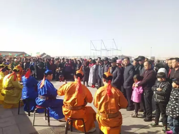 扎兰屯市乌兰牧骑参加2018和林格尔中国年惠民巡演走进呼和浩特和林格尔县