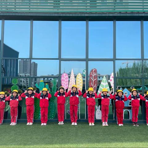 大风里“一抹靓丽的风景线”