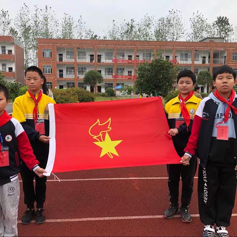 引领时代先锋 争做强国少年