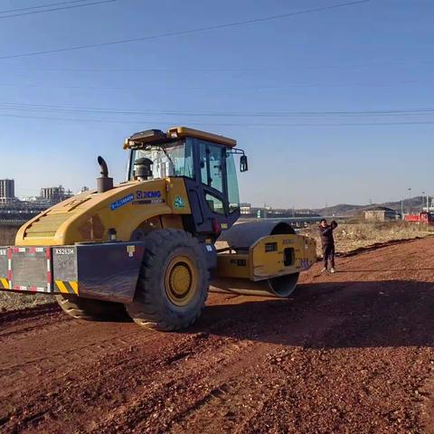 开展辽中环线东洲站高速口临时道路修建工作