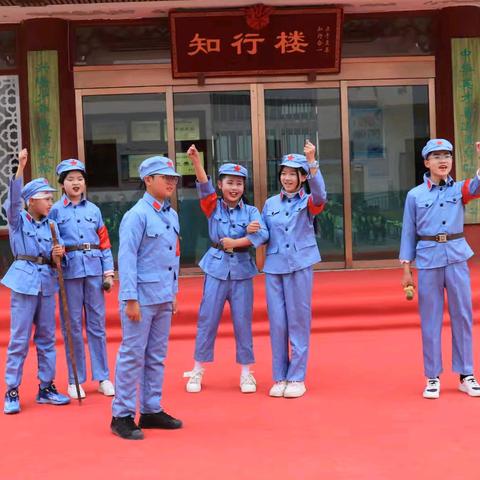 书香盈满校园  阅读点亮人生