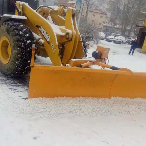 2018第一场雪，永和公路段积极应对开展扫雪打冰