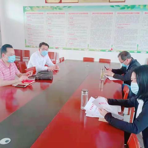 深入督导   走进课堂