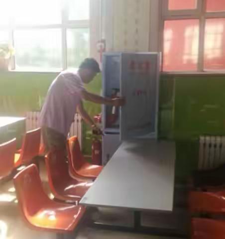 尼三中开学初安全大排查