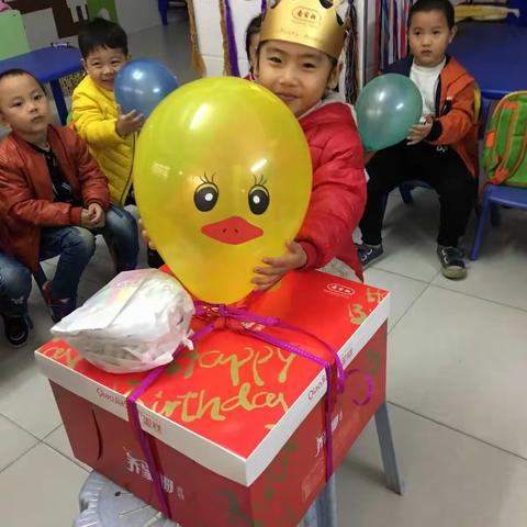 ㊗万欢小朋友生日快乐、健康成长👑👑👑