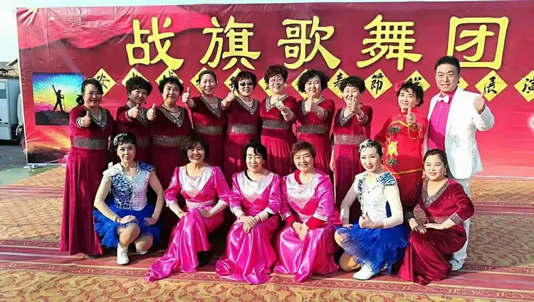 战旗歌舞团2018年安光演出留影