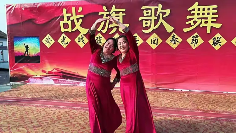 战旗歌舞团2018年安光演出留影
