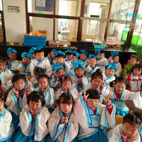 张桥幼儿园小一班“我们的节日清明节”祭奠诗歌朗诵活动简报