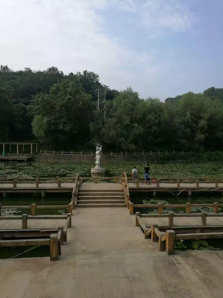 豫风楚韵北国江南一游信阳金牛山文化园随写!