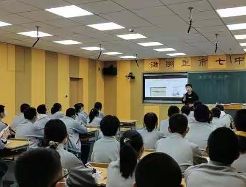 “四史”教育进课堂  红色基因种心田