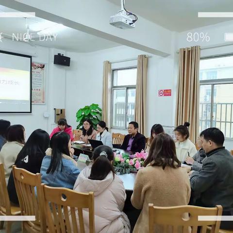 聚心凝力    助力成长———龙山小学组织跟班学习教师座谈会