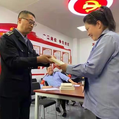 公交六公司党委八支部组织开展“读书赠书活动"