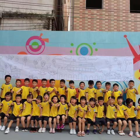 童心共筑中国梦，喜迎国庆绘长画