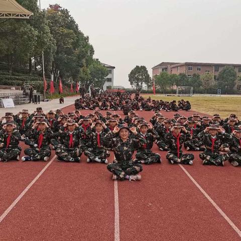 扬帆中队军训第一天，酸爽！