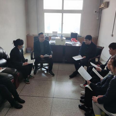 千山支行市场营销部开展“严规纪 纠四风 除四弊”专项学习活动。