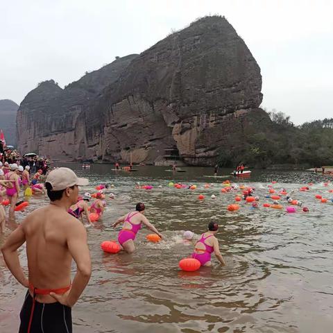 江西省第六届冬泳锦标赛暨2023年“龙虎天下绝”龙虎山首届冬泳邀请赛圆满闭幕