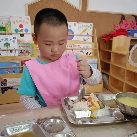 吃饱饱没烦恼|丁香花班午餐活动纪实