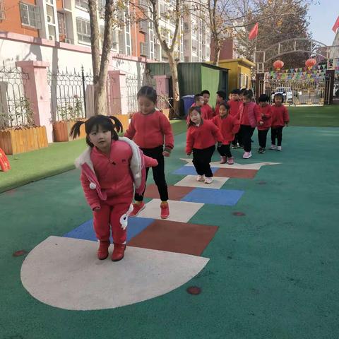 有趣的图形——平安街道中心幼儿园中二班主题活动