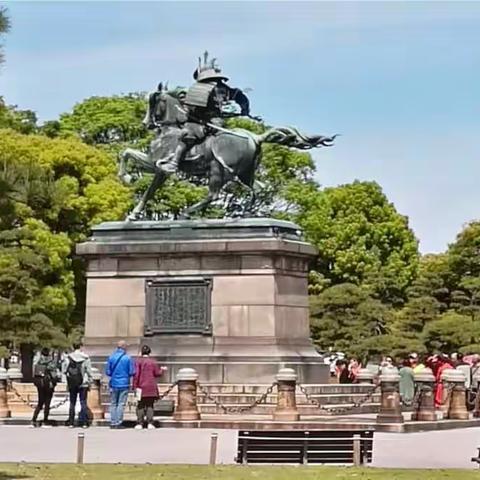 游览东京皇居，电视塔，浅草寺相册之四。       2019年4月28日