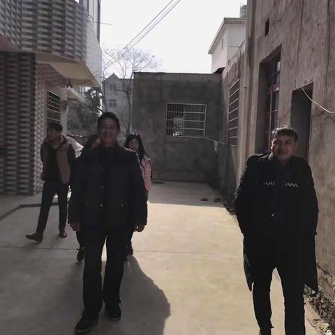 走访慰问贫困户 宣传政策暖人心      ——中畈冼家祥希望小学简讯