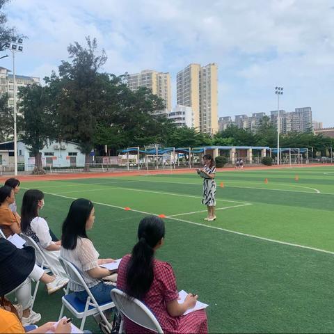 海口市美兰实验小学第五届青年教师课堂教学比赛祝学聪老师的《快乐足球》