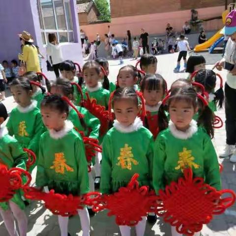 大二班宝贝们六一儿童节快乐