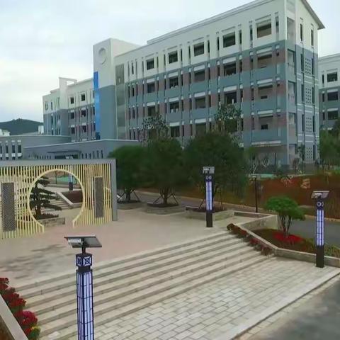 “筑梦青春心向党，感恩家国勇担当” ——记2021年高二成人礼