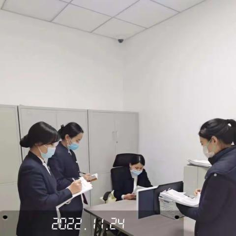 筑牢安全防线——洪河支行开展安全知识学习培训