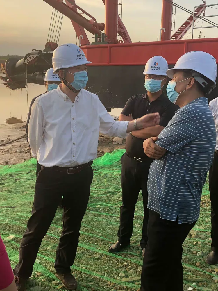 国家水利部河湖管理司副司长陈大勇到临潼区督导检查我司樊赵应急采砂