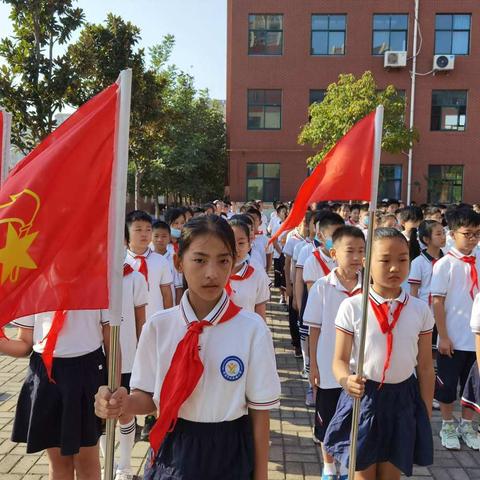 学党史，忆先锋，争做新时代好少年——许昌市兴业路小学五六班家长进课堂活动