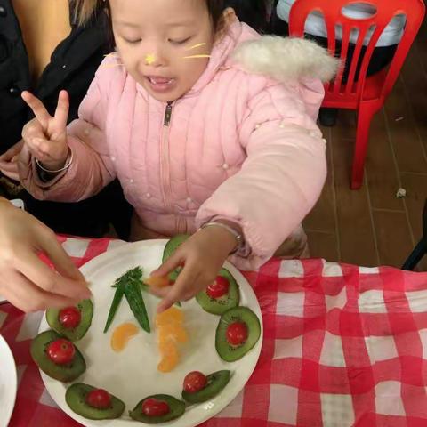 小太阳幼儿园庆元旦迎新年美食节活动