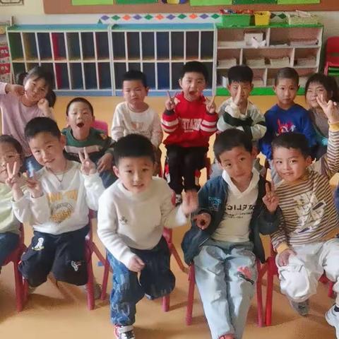 苗苗口才①班4.《两个爸爸》