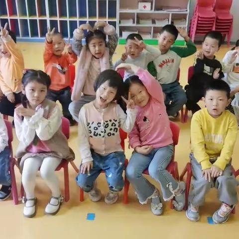 苗苗·口才②班5.《党是太阳我是花》