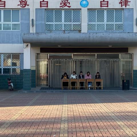 大摆臂队列队形展风采