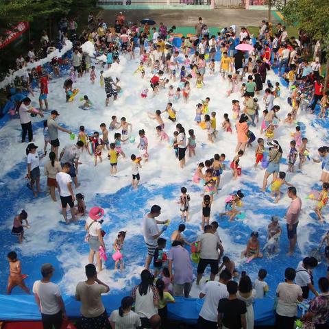 正久幼教“庆六一”亲子泡沫嘉年华活动