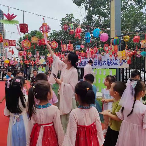 “国风古韵庆中秋”—鸿晟幼儿园