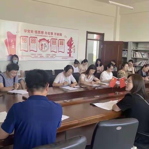 郊区教师进修学校党支部进英俊街道佳丹社区，携手开展共建活动