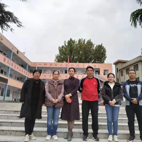 秋风送爽硕果香，两校共建情意浓。――东升二小送教我校掠影