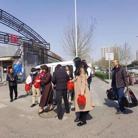 温暖三八妇女节  情系巾帼环卫工